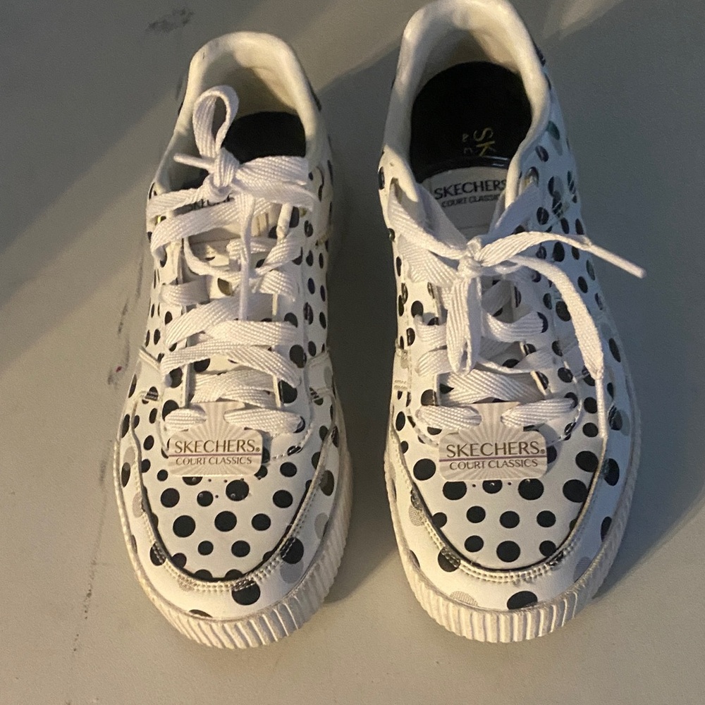 Skechers Black and White Polka Dot Sneakers- size 6.5